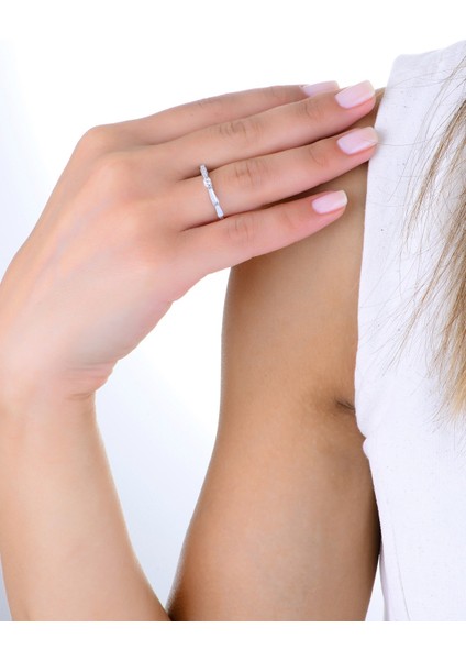 Gümüş Rodyumlu Zirkon ve Sedef Taşlı Dalgalı Fiyonk Yüzük fiyatları