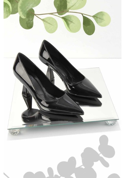 Siyah Kadın Klasik Topuklu Ayakkabı fırsatları