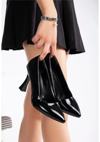 Siyah Kadın Klasik Topuklu Ayakkabı