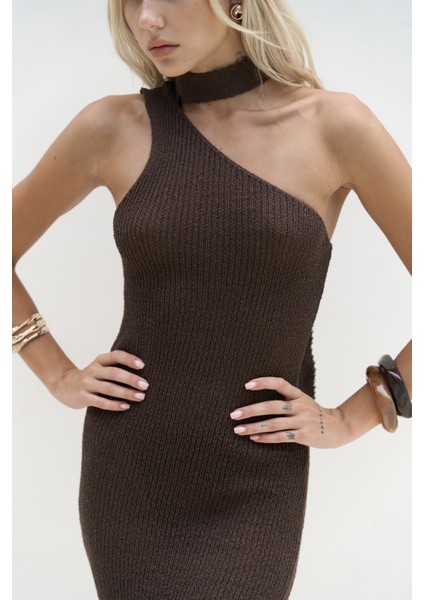 Kamalas Asimetrik Triko Kahve Uzun Elbise