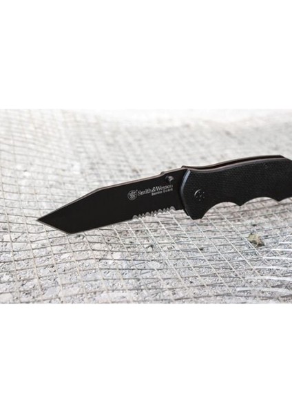 Smith Wesson® Border Guard Tanto Katlanır Çakı SWBG6TS indirimleri