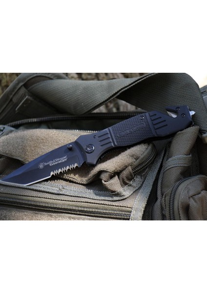 Smith Wesson® Extreme Ops Drop Point Black Kurtarma Çakısı SWFR2SCP