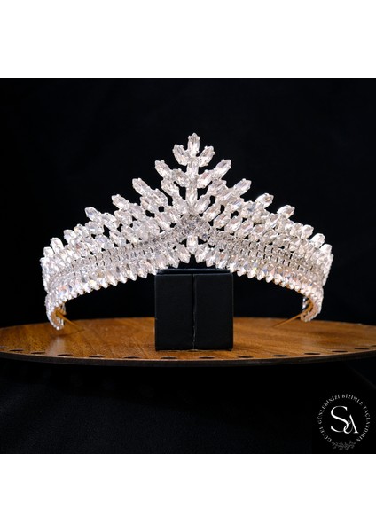 Kristal Taşlı Şık ve Zarif Gelin Tacı ve Saç Aksesuarı fiyatları