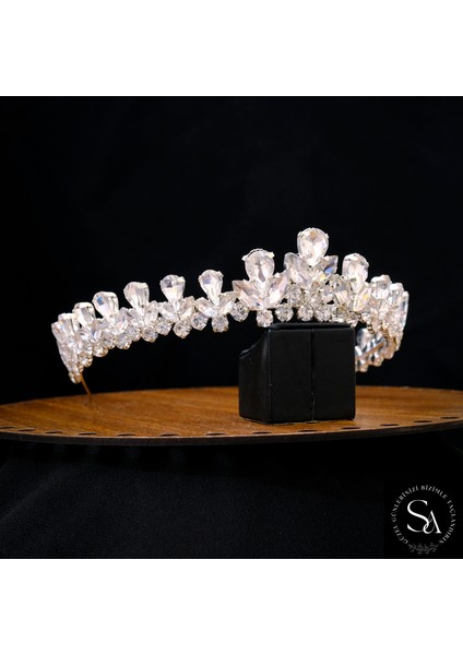 Kristal Taşlı Şık ve Zarif Gelin Tacı ve Saç Aksesuarı modelleri