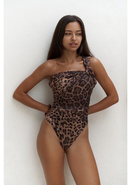 Kibetinosella Tek Omuz Leopar Desenli Body