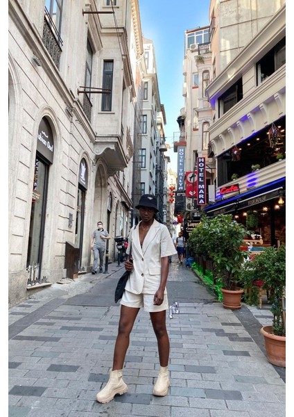 Ipeksi Bej Ceket ve Şort Takım