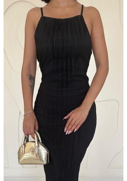 Ipeksi Siyah Piliseli Halter Boyun Elbise modelleri