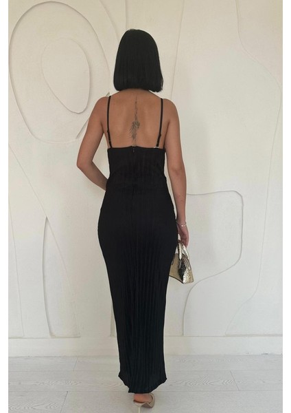 Ipeksi Siyah Piliseli Halter Boyun Elbise fırsatları