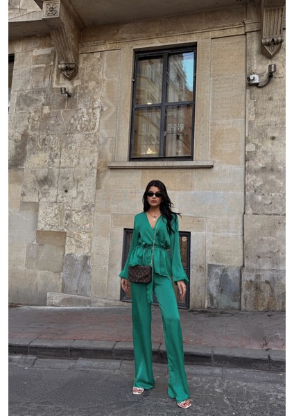 Ipeksi Saten Kruvaze Bağlamalı Bluz- Pantolon Takım - Yeşil fırsatları