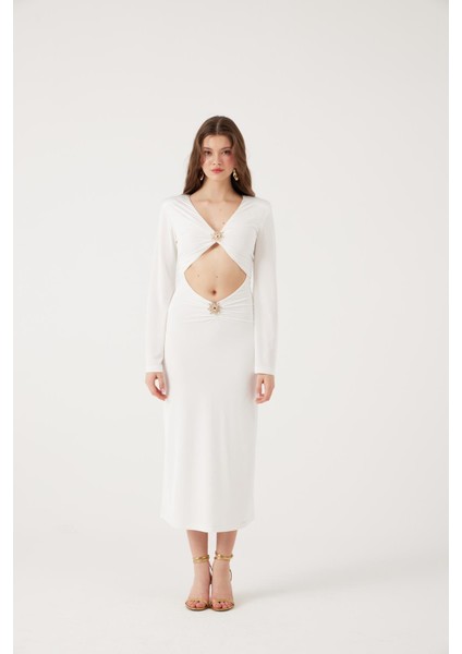 V Yaka Aksesuarlı Uzun Sunlit Elbise Beyaz