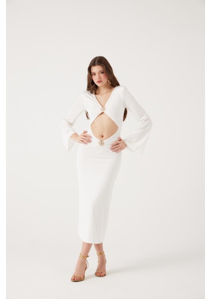 V Yaka Aksesuarlı Uzun Sunlit Elbise Beyaz fırsatları