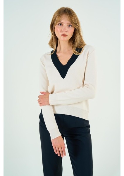 Ipeksi V Yaka Triko Kazak - Krem-Siyah