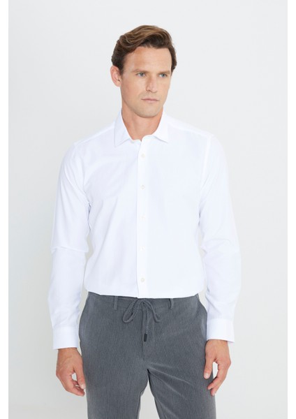 AC&Co / Altınyıldız Classics Erkek Beyaz Ütülemesi Kolay Slim Fit Dar Kesim Klasik Yaka Pamuklu Gömlek indirimleri