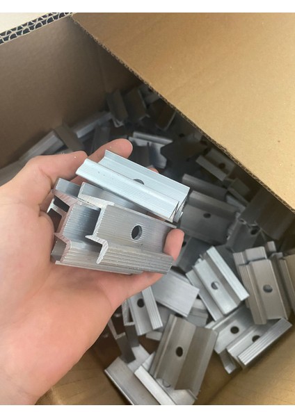 Güneş Paneli Sonlandırıcı Klemp/tutucu modelleri