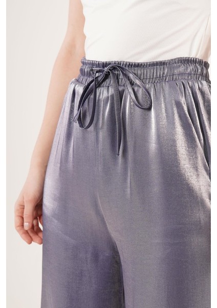 Ipeksi Parlak Görünümlü Cepli Mor Bol Paça Pantolon