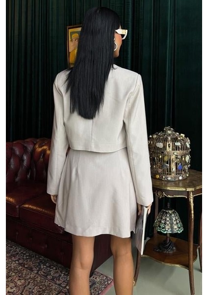 Ipeksi Crop Ceketli ve Pile Etekli Garnili Takım 10111 fırsatları