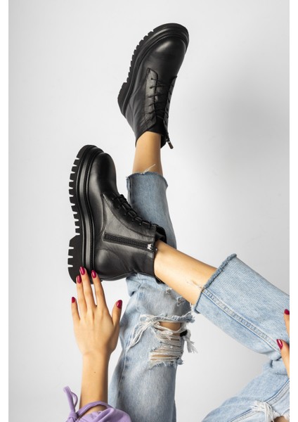 Hakiki Deri Kadın Tırtıklı Taban Deri Postal Bot TRC49-216574-1