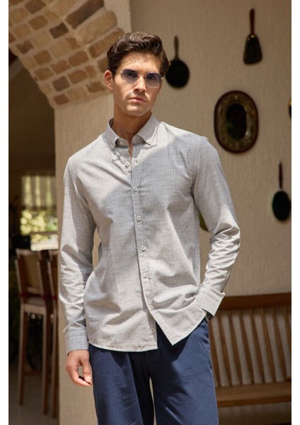Kure Erkek Gömlek Modern Slim Fit Keten Görünümlü Ince ve Sık Çizgili Doku