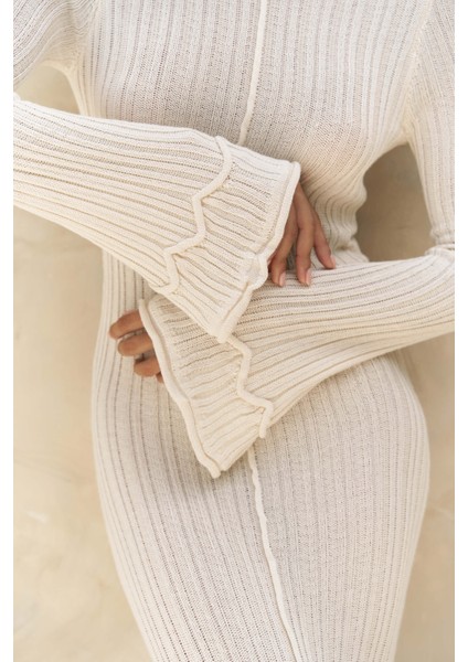 Matias Sırt Dekolteli Ekru Triko Uzun Elbise