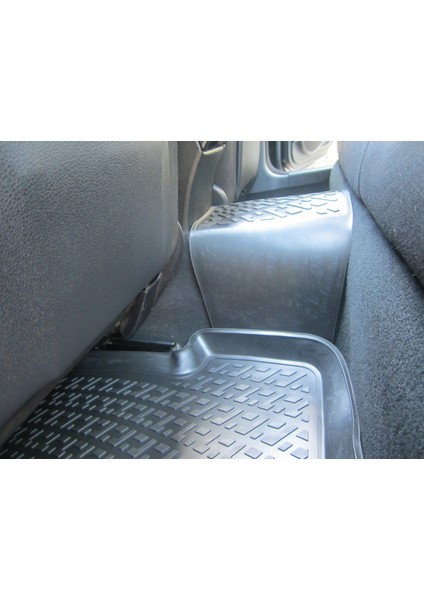 Mercedes C-Serisi W204 3D Siyah Havuzlu Paspas 2006 ve 2014