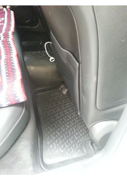 Mercedes C-Serisi W204 3D Siyah Havuzlu Paspas 2006 ve 2014
