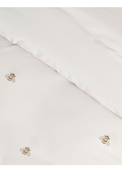 Saf Pamuklu Arı Desenli Nevresim Takımı fırsatları