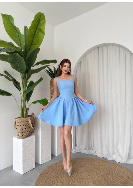 Sırt Fiyonk Detaylı Kadın Mini Kloş Elbise fırsatları