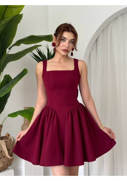 Sırt Fiyonk Detaylı Kadın Mini Kloş Elbise modelleri