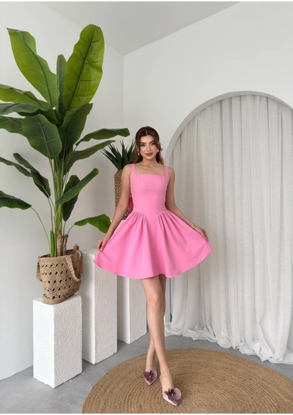 Sırt Fiyonk Detaylı Kadın Mini Kloş Elbise fiyatları