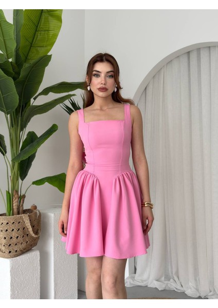 Sırt Fiyonk Detaylı Kadın Mini Kloş Elbise indirimleri