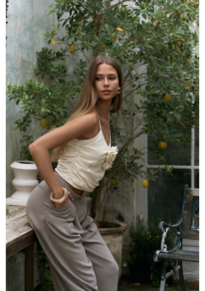 Tia Gül Detay Sarı Crop