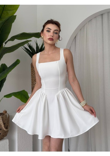 Sırt Fiyonk Detaylı Kadın Mini Kloş Elbise fırsatları