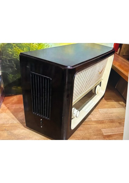 Antika Grundig Radyo - Fm Kiti Takılmıştır - 51 cm 32 cm 20 cm Ölçülerinde