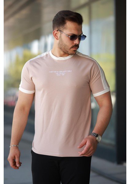 Erkek Bisiklet Yaka Bej Krem Şerit Detaylı Nakışlı %100 Pamuk Tişört - 2533