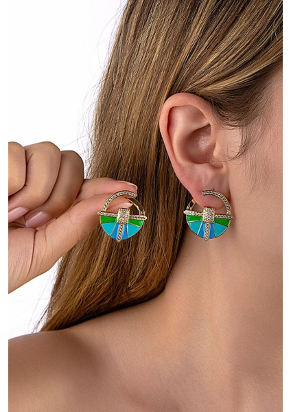 Altın Renkli Mavi Mineli Etnik Tasarımlı Geçmeli Küpe