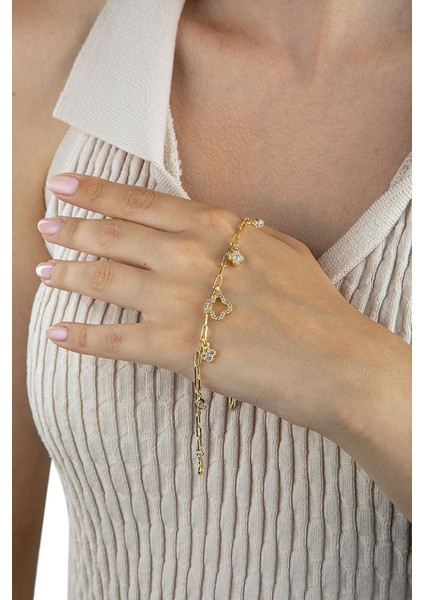 Altın Renkli Ataş Zincirli Yonca Desenli Zarif Bileklik fiyatları