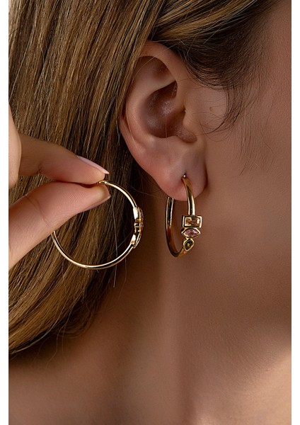 Altın Renkli Üçlü Renkli Taş Detaylı Halka Küpe