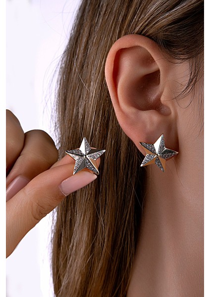 Altın Renkli Yıldız Motifli Taşlı Küpe