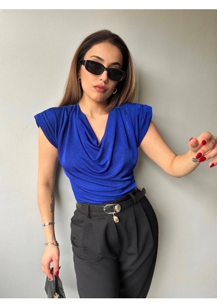 Ipeksi Kadın V Yaka Vatka Detay Kolsuz Dökümlü Bluz