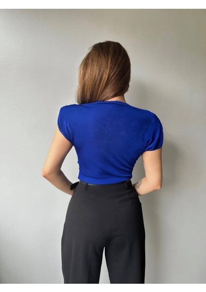 Ipeksi Kadın V Yaka Vatka Detay Kolsuz Dökümlü Bluz modelleri