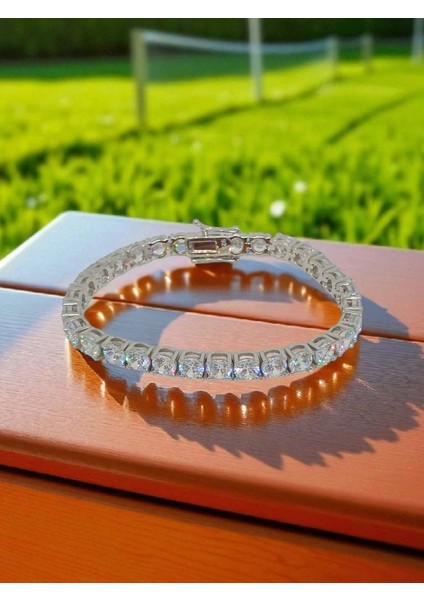 925 Ayar Gümüş Su Yolu Tenis Bileklik – Elmas Kesim Taşlı, Şık ve Gösterişli Kadın Bileklik