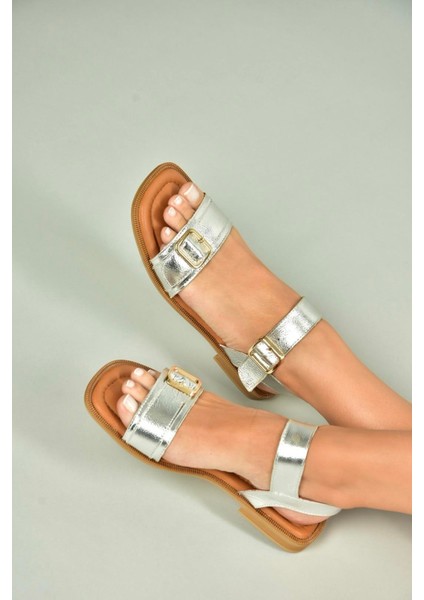 U944834003 Gümüş Hakiki Deri Kadın Sandalet fiyatları