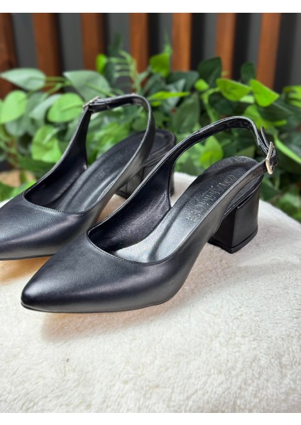 Arkası Kemerli Kalın Topuklu Ayakkabı M1057 fiyatları