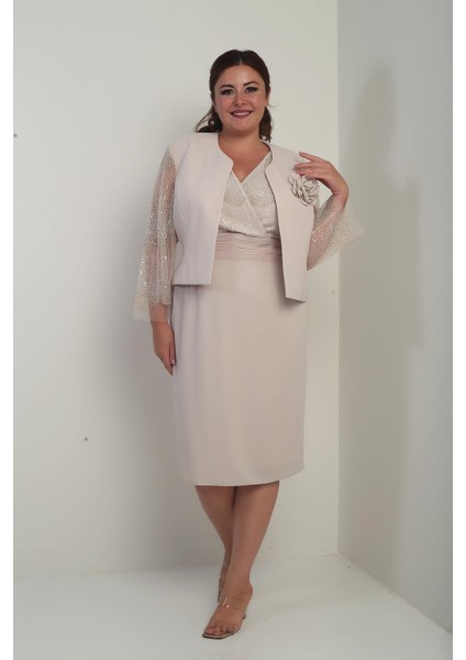 Kadın Kruvaze Yaka Beli Drapeli Elbise Kolları Tül Ceket Astarlı Pul Detaylı Büyük Beden 2'li Takım modelleri