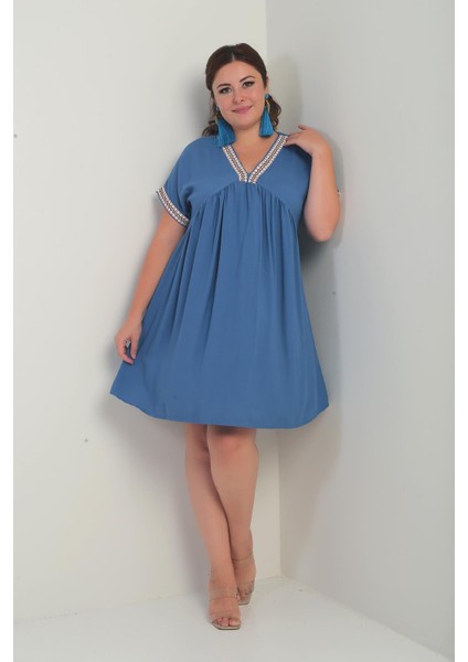 Kadın Yaka-Kol Zigzag Şerit Detaylı Büyük Beden Elbise modelleri