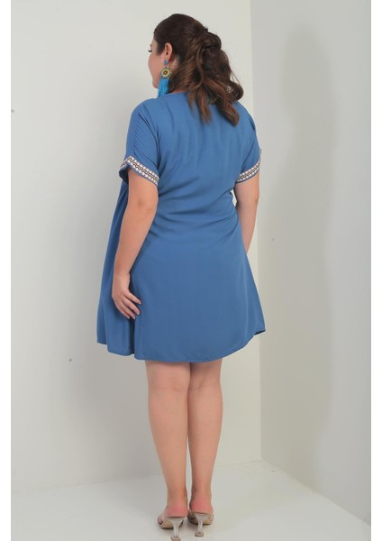 Kadın Yaka-Kol Zigzag Şerit Detaylı Büyük Beden Elbise fırsatları