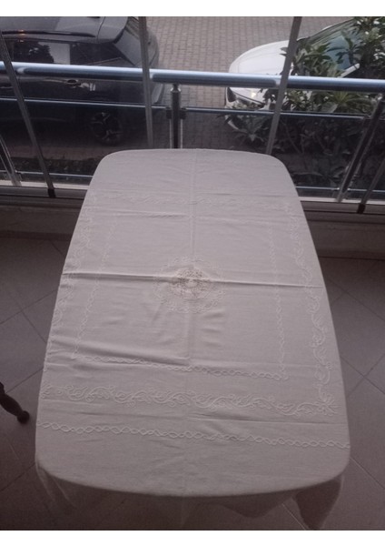 El Örme Dantelli Işlemeli Yıkanmış Keten Masa Örtüsü fırsatları