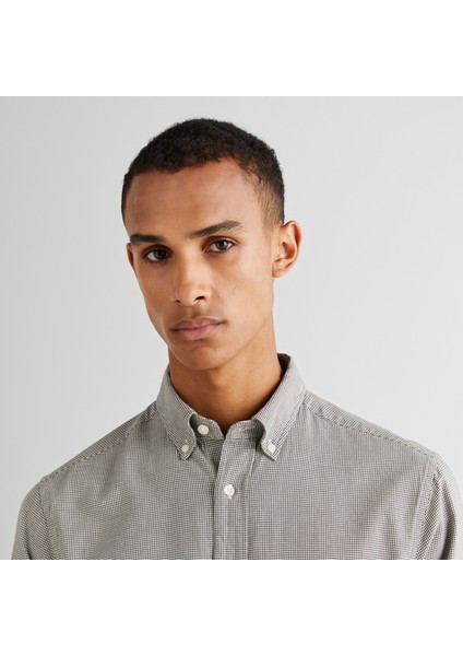 Erkek Gri Regular Fit Düğmeli Yaka Kareli Gömlek fırsatları