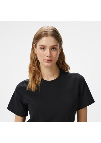 Kadın Siyah Regular Fit Kısa Kollu T-Shirt fırsatları