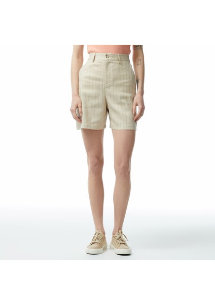 Kadın Bej Relaxed Fit Çizgili Şort modelleri